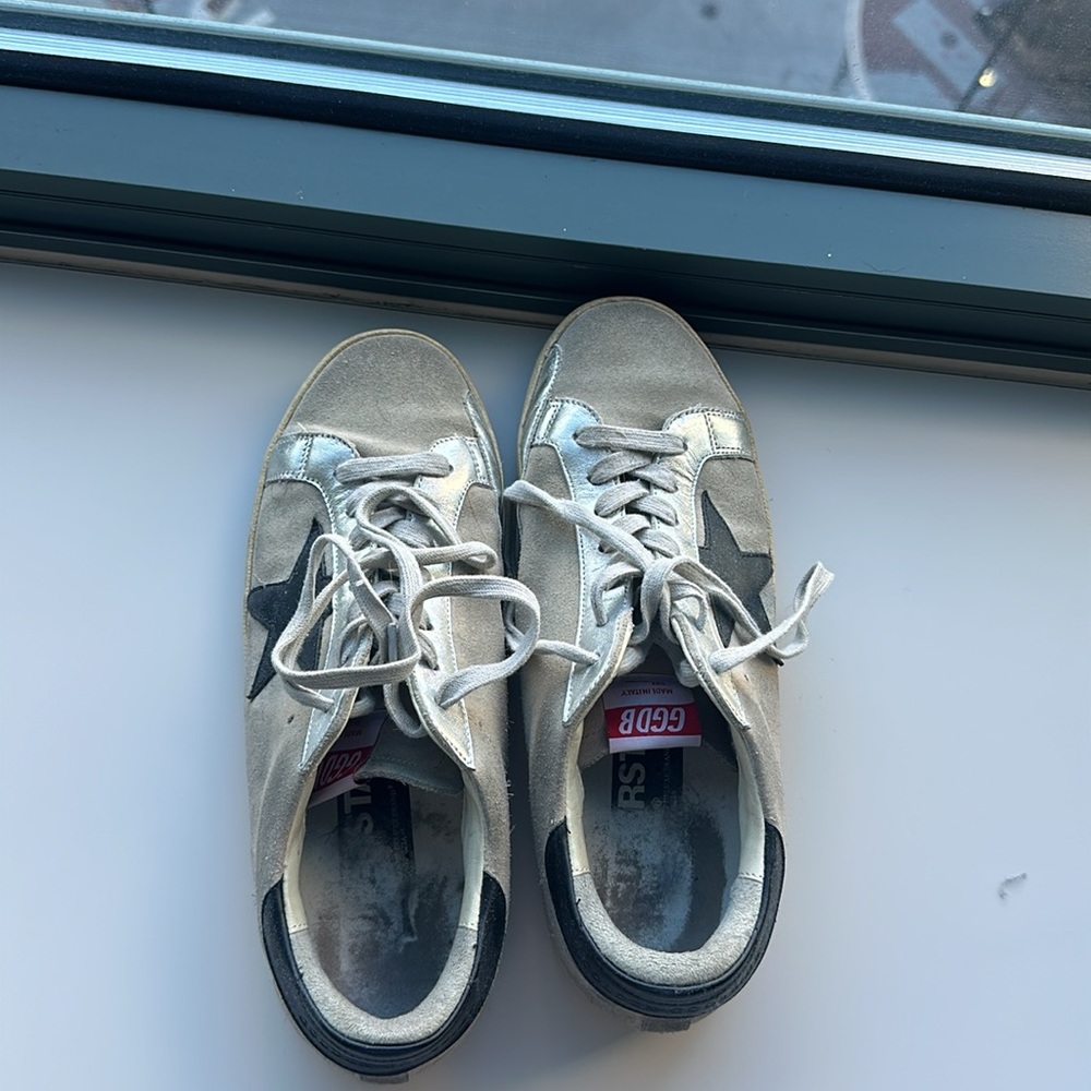 Golden Goose Sneakers - Picture 3 of 8